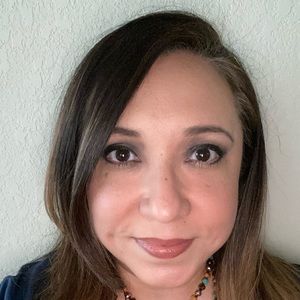 Meet your Posher, Claudia